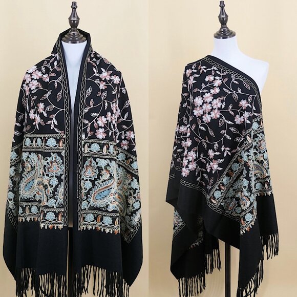Share Embroidered Cashmere Black shawl wrap for women - Gift for her 🎄🎁 - Picture 10 of 11